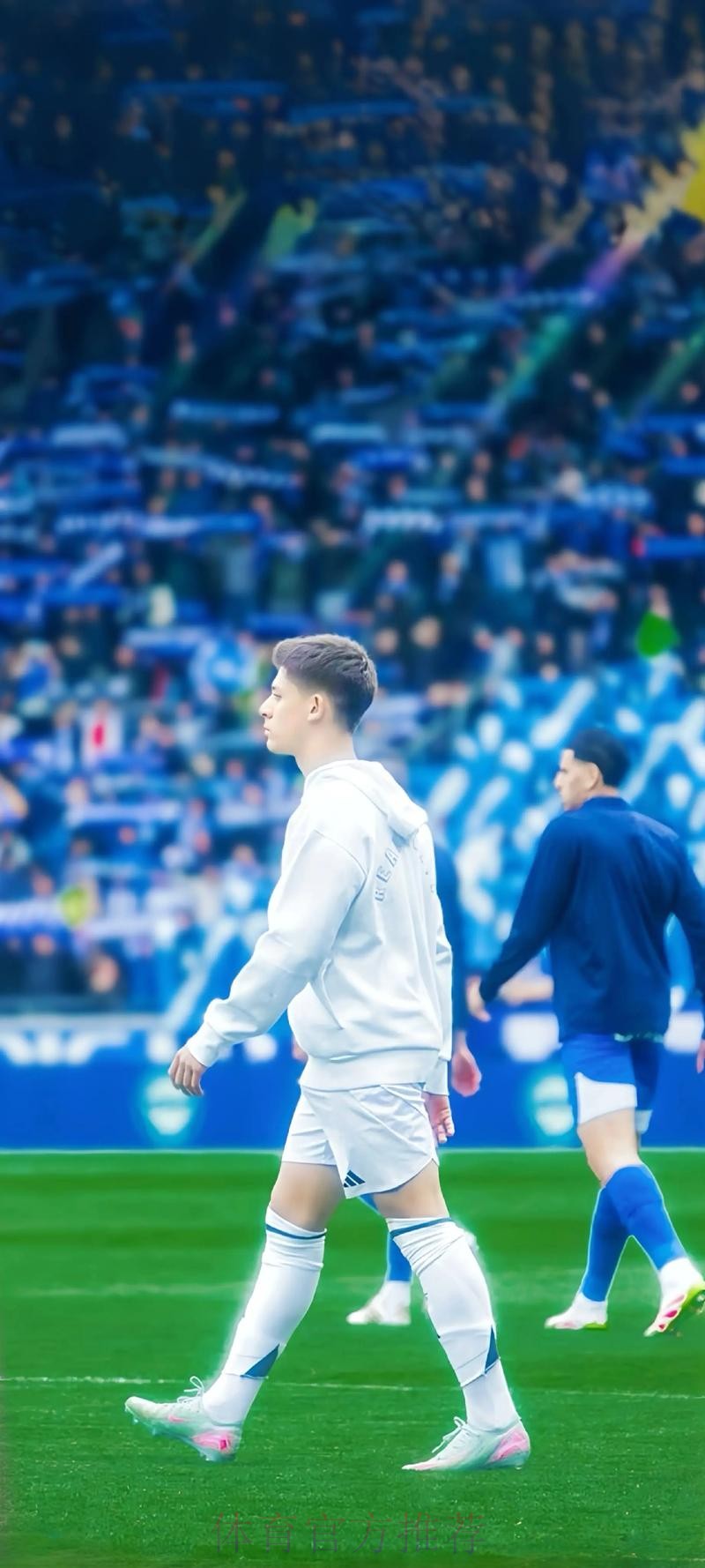 队报:姆巴佩西甲首秀表现平平 他仍需适应中路位置